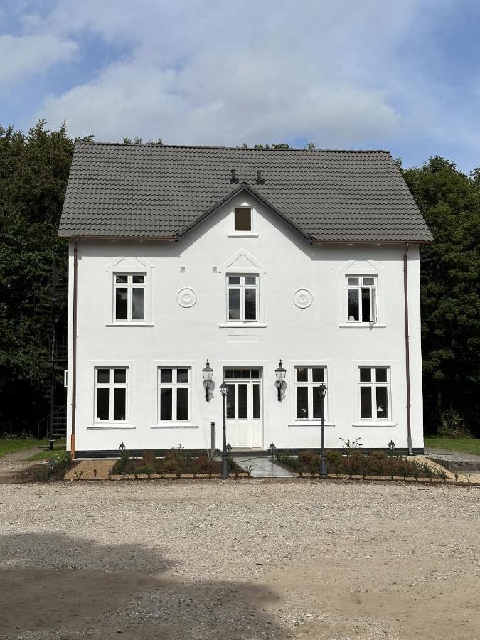 Velling Koller Hotel Og Camping Bryrup Buitenkant foto